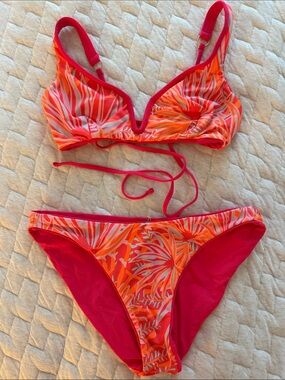 Reversible Coral Crush Victoria V Wire Bikini Set